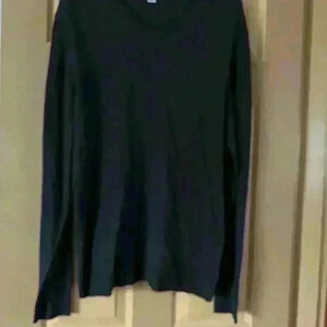 Young men Old Navy pull over size L​